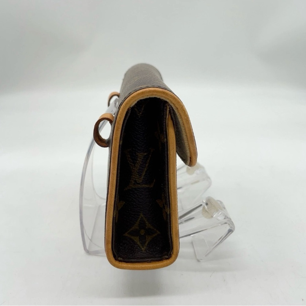 🔥Louis Vuitton Monogram Pochette Florentine date code FL0083 full inclusion🔥 - Picture 5 of 17